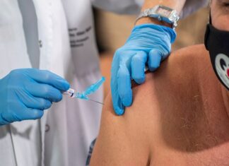 ¿Por qué vacunarse de la gripe si lo que nos asusta es la covid?