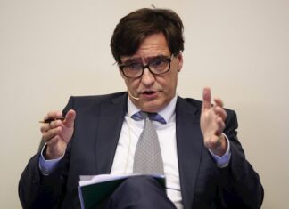 España comenzará a vacunar contra el covid en enero de forma voluntaria Salvador Illa