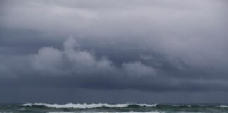 El Atlántico amenaza otra vez a días de cerrar una temporada ciclónica récord