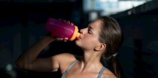 Expertos piden evitar consumir bebidas hidratantes engañosas durante invierno