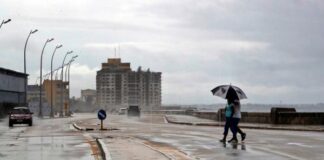 Cuba reactiva la alarma en su zona central por las intensas lluvias de Eta