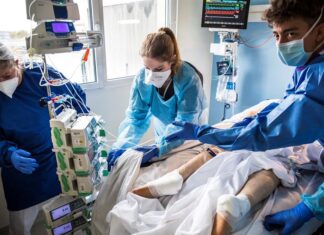 El covid vuelve a poner entre las cuerdas a los hospitales de Brasil