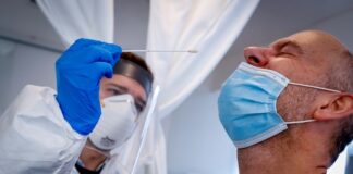 Casos globales de COVID llegan a 95,3 millones, con 2,05 millones de muertes