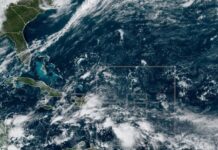 Eta se debilita a tormenta tropical pero sigue sobre Centroamérica