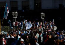 Buenos Aires alerta del «riesgo epidemiológico» por el velatorio de Maradona