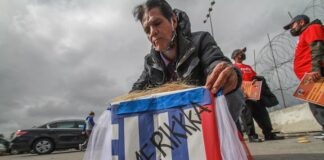 Migrantes en la frontera México-EEUU esperan que con Biden afloren los asilos