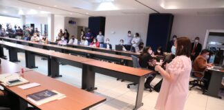 Realizan apertura de ofertas de potenciales proveedores de kits