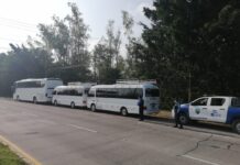 Policía Nacional escolta a integrantes de selección de fútbol hondureña que viaja a ciudad de Guatemala