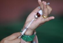 OMS: El permiso de una vacuna en Reino Unido, una «luz al final del túnel»