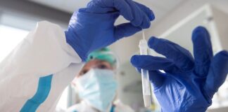 Médicos turcos critican el plan masivo de inmunización con una vacuna china