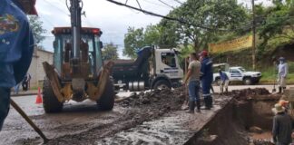 limpiezade desechos en tragante de la capital limpieza