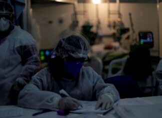 Brasil pasa de las 160.000 muertes por el coronavirus