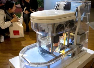 Bill Gates presenta un novedoso inodoro que funciona sin agua