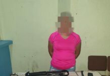 Policías detienen a dos mujeres en posesión ilegal de armas de fuego y más de 340 mil lempiras