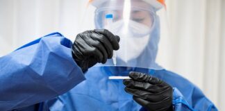 Diciembre llega con altas cifras de contagios y muertos, la OMS pide cautela test