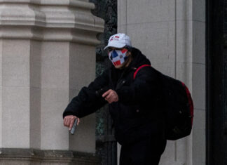 Tiroteo en New York deja abatido a hombre que abrió fuego contra un coro