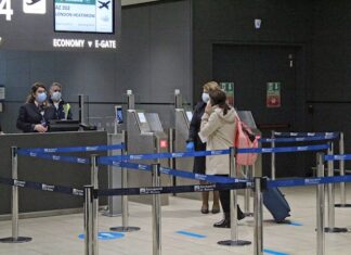 Italia comienza hoy su confinamiento por Navidad aeropuerto