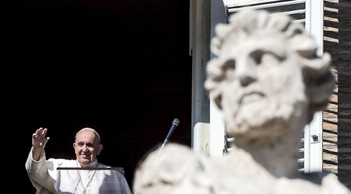 El papa pide que las restricciones por la pandemia sirvan a una Navidad menos consumista El papa Francisco