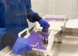 Regulador de EE.UU. comienza a evaluar si autoriza la vacuna de Pfizer vacuna