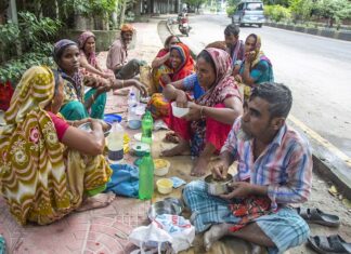 La covid arrastrará a 32 millones de personas más a la miseria en los países pobres Bangladesh