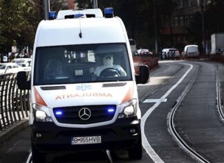 Los hombres tienen tres veces más probabilidades de sufrir una covid-19 grave ambulancia