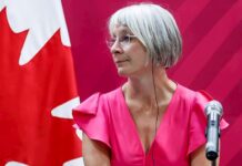 Canadá empieza a inmunizar contra covid-19 tras recibir las primeras vacunas Patty Hajdu