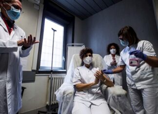La vacuna lleva esperanza a Europa antes de las fiestas de fin de año