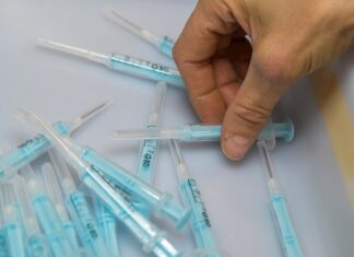 EEUU inicia la compleja distribución de la vacuna de la covid en todo el país vacuna