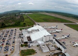 Reabre aeropuerto de Honduras que quedó inundado por tormentas Eta e Iota