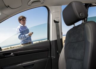 Todas las ventanillas bajadas, la mejor manera de evitar la covid en un coche