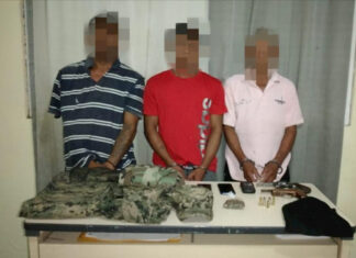 Tres sujetos detenidos en posesión ilegal de droga, armas de fuego e indumentaria de uso exclusivo policial