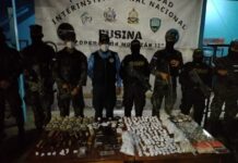 Autoridades policiales y militares decomisan droga y otros objetos de peligro en Centro Penal de La Ceiba, Atlántida
