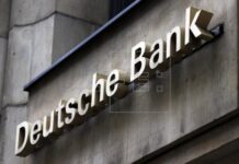 Dimite la banquera que gestionaba préstamos de Trump en el Deutsche Bank