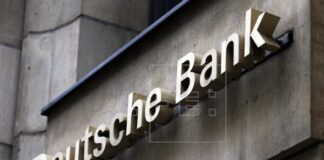 Dimite la banquera que gestionaba préstamos de Trump en el Deutsche Bank