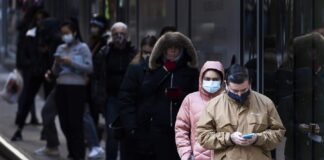 Nueva York se levanta con su mayor nevada en varios años