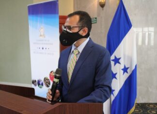 CICR entrega guía de atención en salud para la población migrante” a la Secretaría de Salud