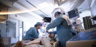 Hospitales de Los Ángeles con niveles bajos de suministros y oxígeno