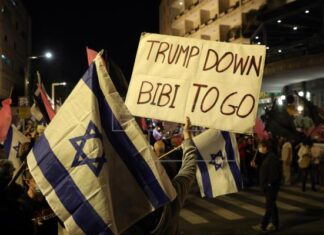 Miles protestan contra Netanyahu mientras el Gobierno israelí se tambalea