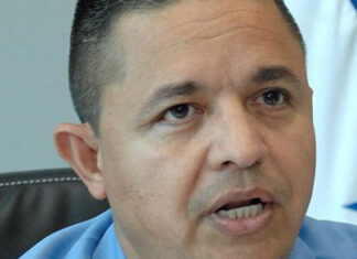 Policía Nacional propone dialogo entre sectores sobre ley que permite a dos hombres transportarse a bordo de una motocicleta