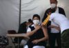 Médicos mexicanos en la fila para vacunarse: «Es una lluvia de emociones»