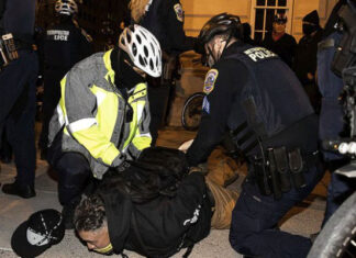 Cuatro apuñalados en choques violentos tras marcha pro-Trump en Washington
