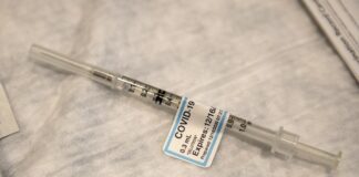 Cartilla de vacunación covid-19: ¿entrada VIP a discotecas en Países Bajos? Covid