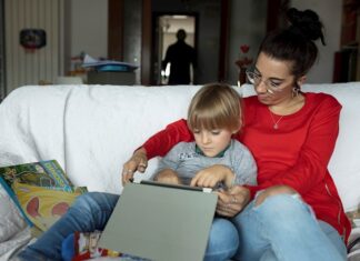 «Coronavirus», lo más buscado en internet en 2020 Una familia