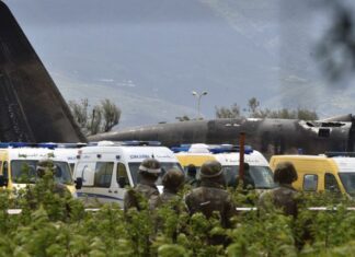Mueren tres oficiales el Ejército argelino al estrellarse un helicóptero Helicoptero