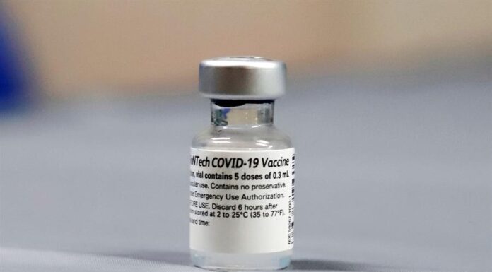La OPS negocia con Moderna y Pfizer para garantizar el acceso a la vacuna