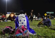 Unos 250 migrantes salen en caravana hacia EE.UU. desde el norte de Honduras