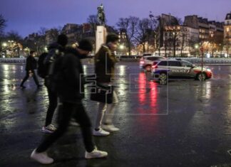 Francia suma 16.642 casos y 141 muertos en hospitales en un día