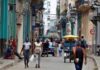 Cuba marca nuevo máximo con 910 casos y endurece medidas de entrada al país