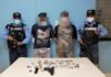 Policías preventivos arrestan a dos sujetos en posesión ilegal de arma de fuego y supuesta marihuana