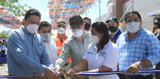 Presidente Hernández inaugura parque gastronómico y entrega créditos por 22,1 millones de lempiras a emprendedores